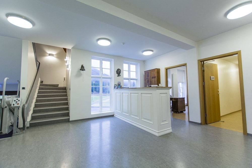 Golden Circle Apartments 2