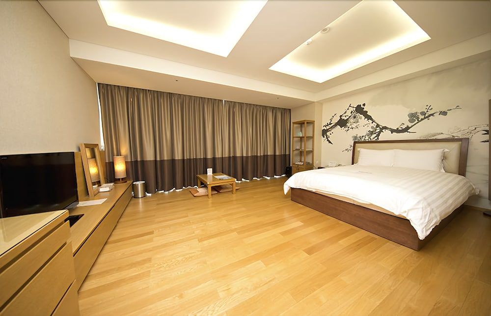 High1 Grand Hotel Convention Tower (Convention Hotel) 3