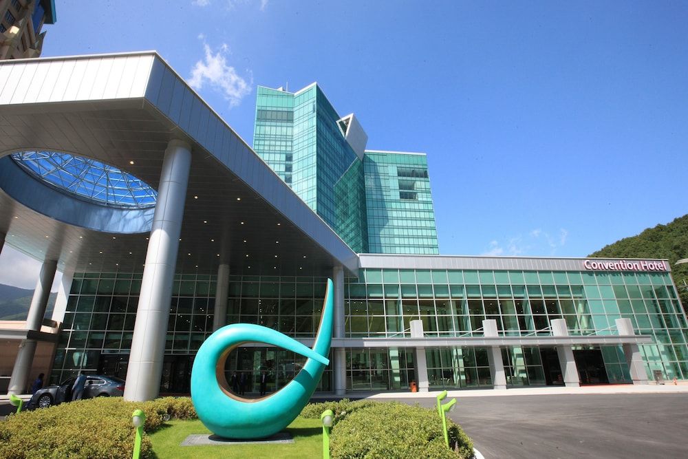 High1 Grand Hotel Convention Tower (Convention Hotel)