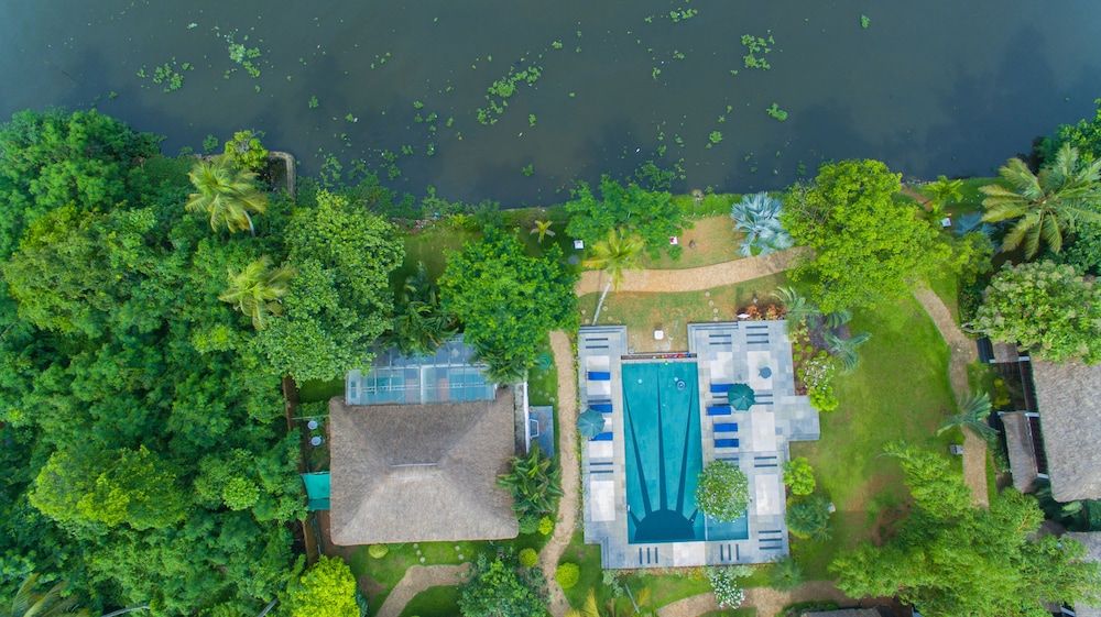 Deshadan Backwater Resort