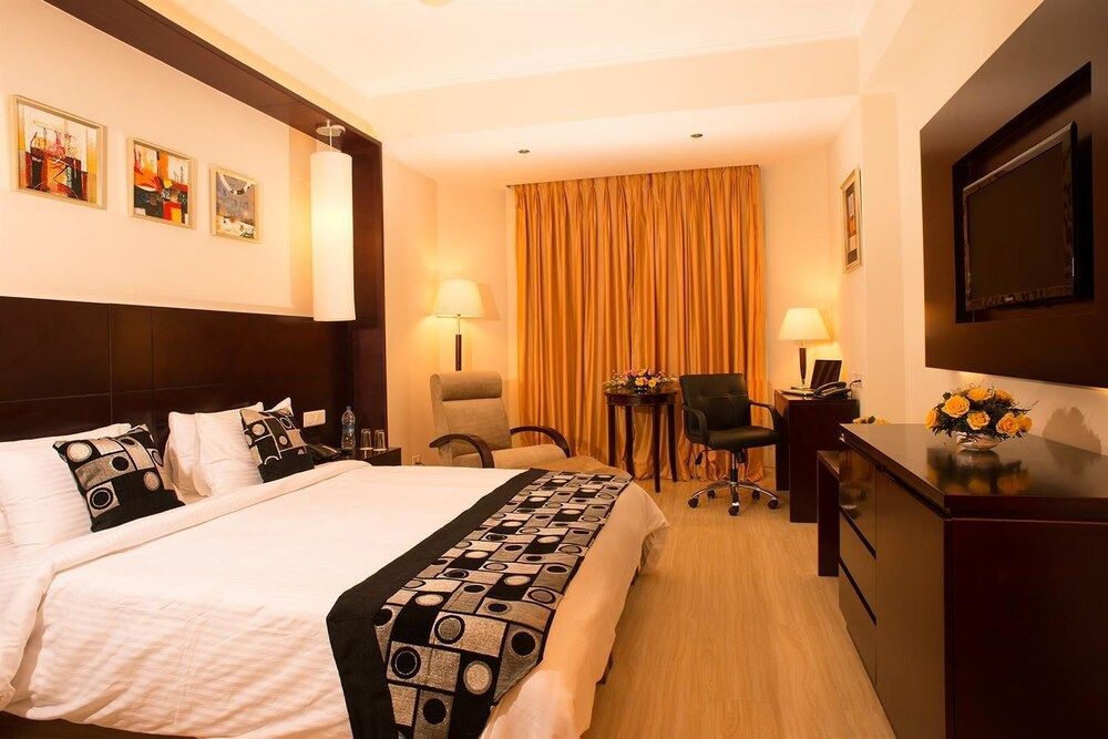 Golden Tulip Udaipur 3