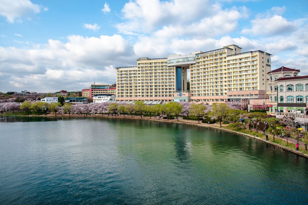 Sono Belle Gyeongju (formerly Daemyung Resort Gyeongju) 1