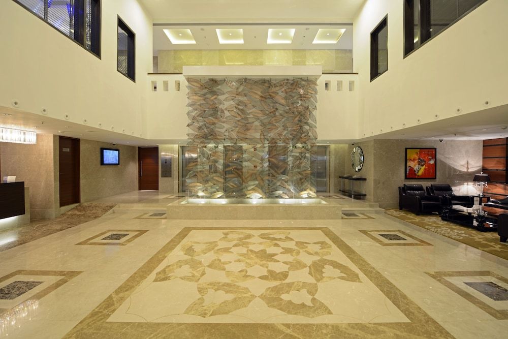 Radisson Blu Hotel Ahmedabad 2