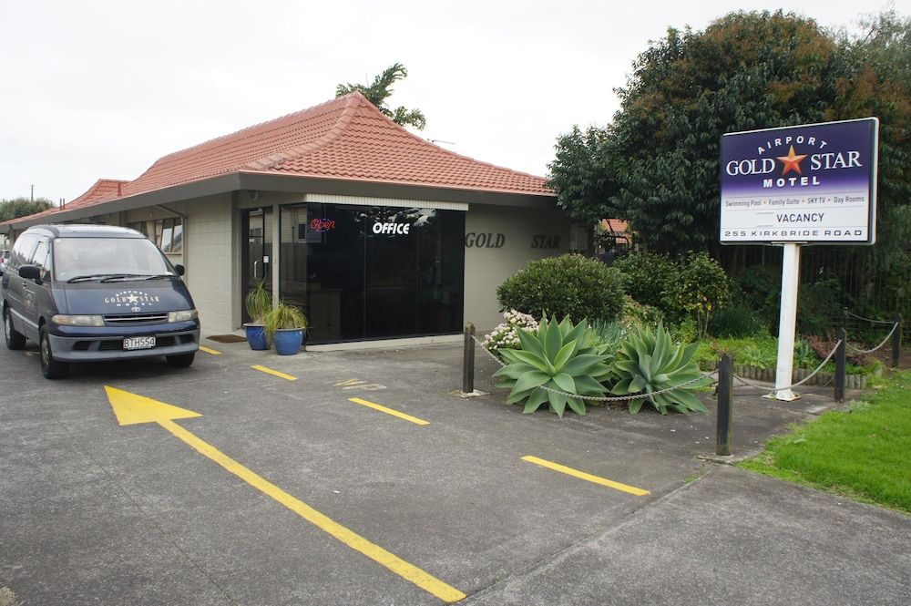 Airport Gold Star Motel 2