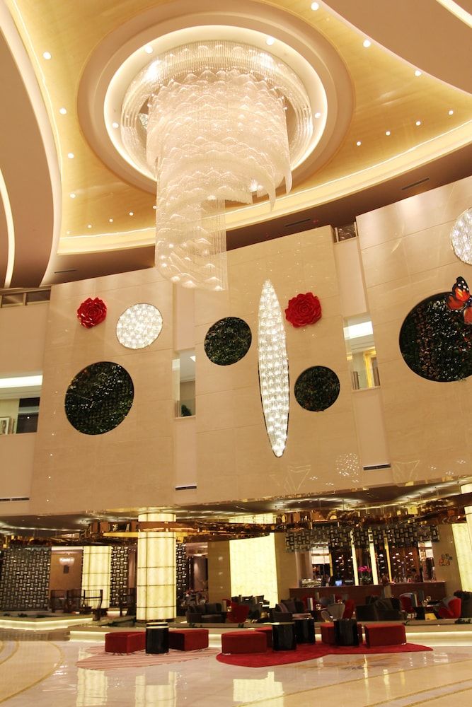 Pullman Linyi Lushang 2