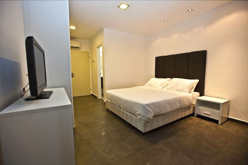 Geula Suites 2