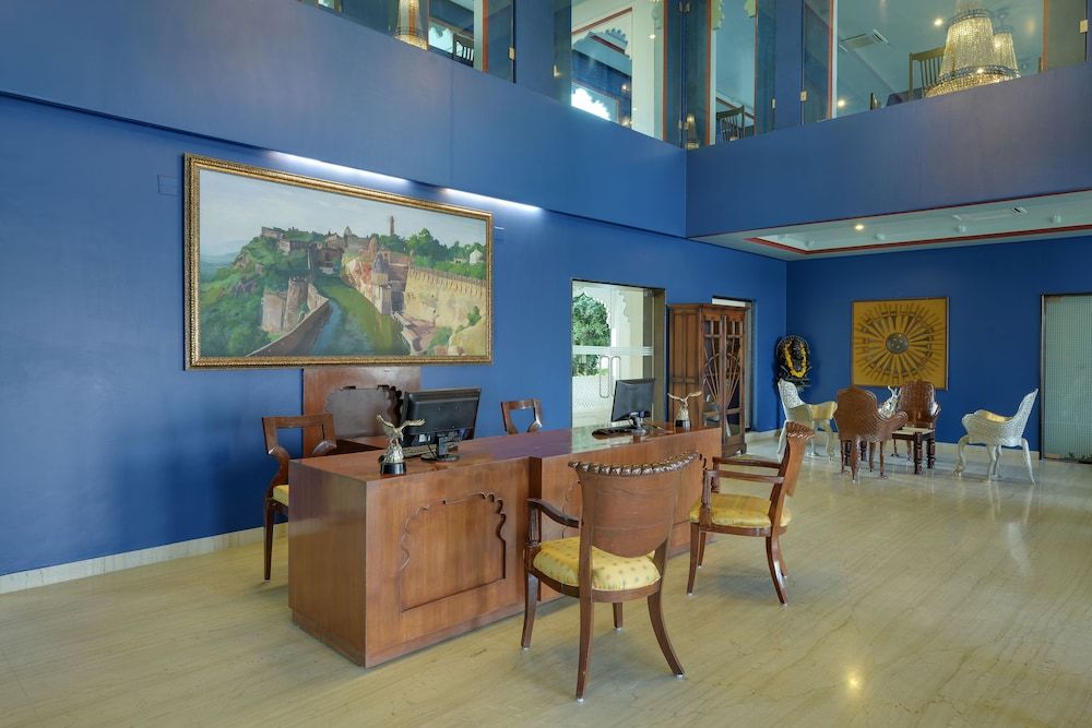 juSTa Lake Nahargarh Palace 2