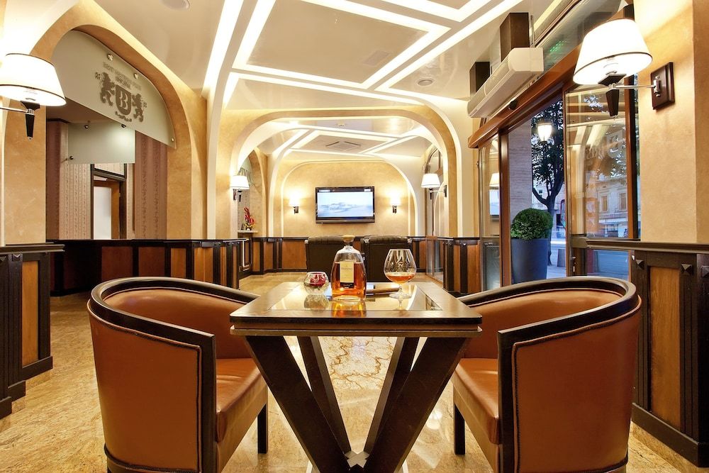 Best Western Plus Bristol Hotel 2