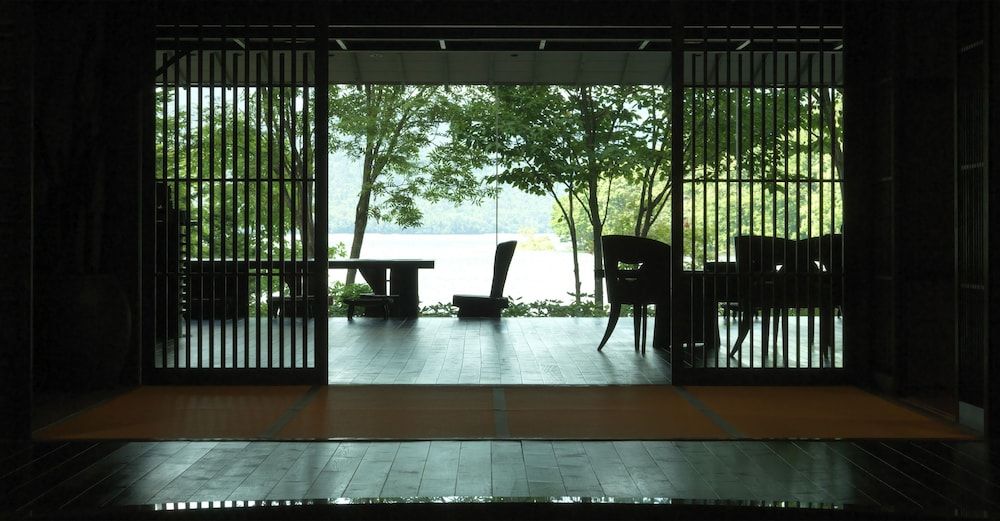 Akan tsuruga bessou HINANOZA 1