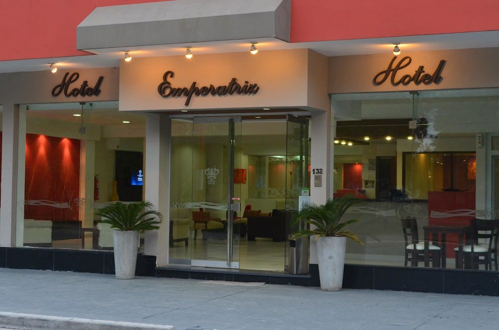 Hotel Emperatriz 3 étoiles à Termas de Río Hondo