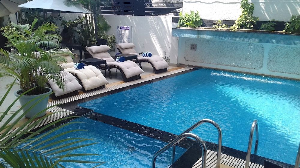 Living Room by Seasons Hotels 1