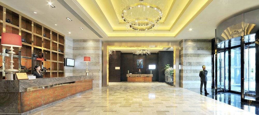 Royal Suites & Tower 2 Royal Suites & Tower 2