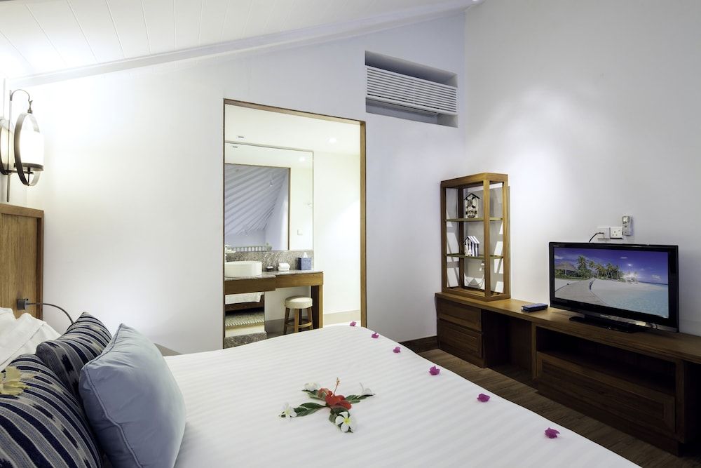 Centara Grand Island Resort & Spa Maldives 2