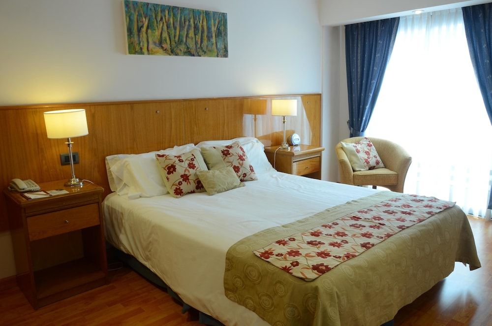 Hotel Ñiken Spa And Business Center 4 estrellas en Necochea