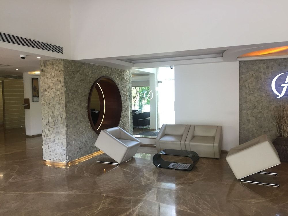 Flora Airport Hotel 2