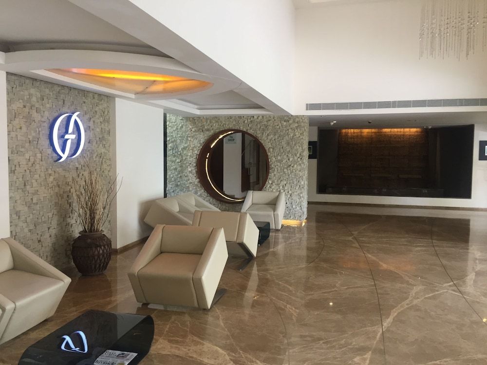 Flora Airport Hotel 3