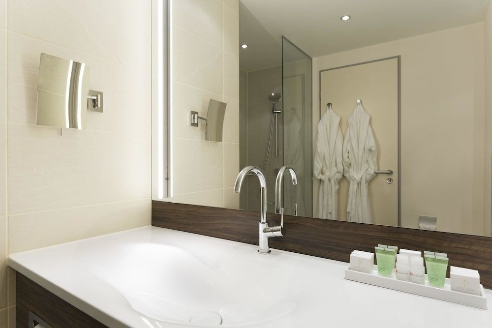 Ramada by Wyndham Pitesti 3