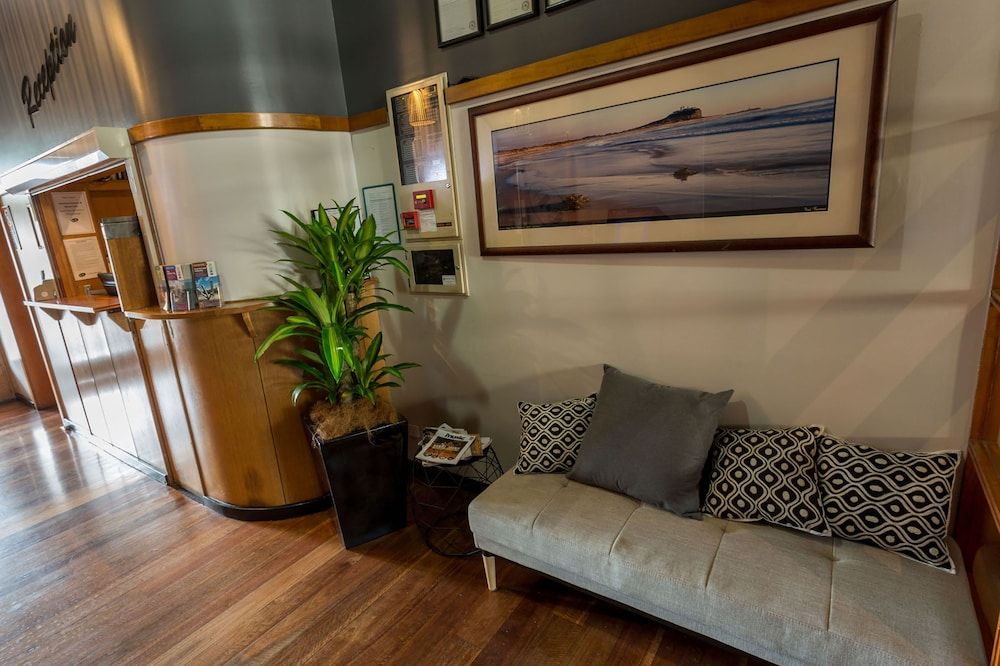 The Clarendon Hotel 3