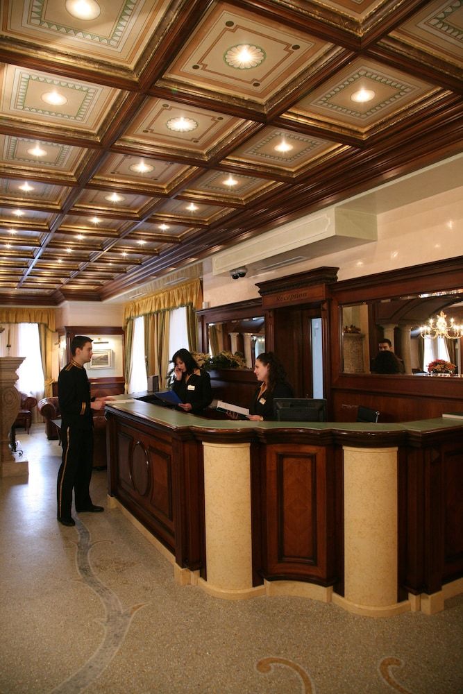 Festa Winter Palace 2