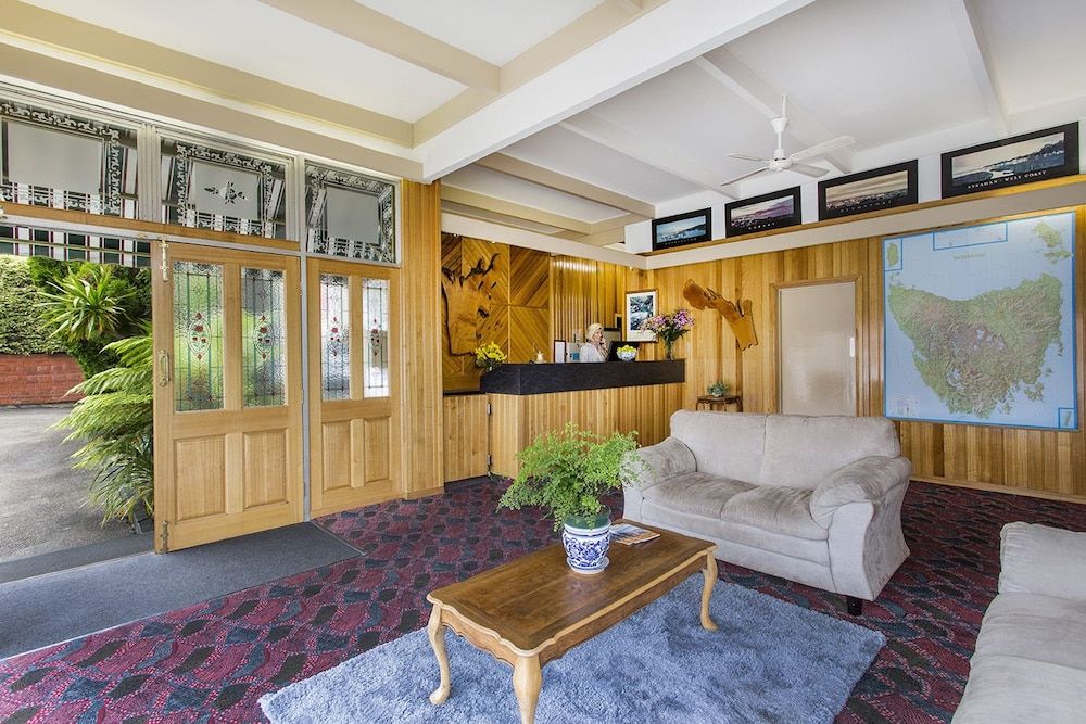 Village Family Motor Inn 2