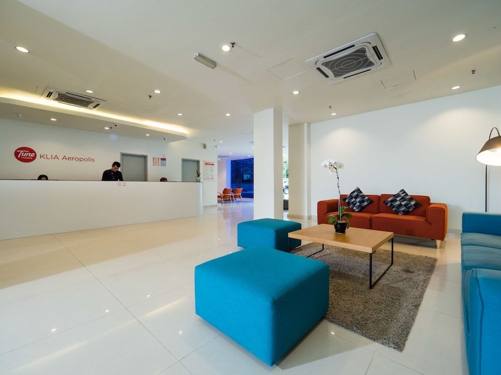 Tune Hotel KLIA Aeropolis (Airport Hotel) 2