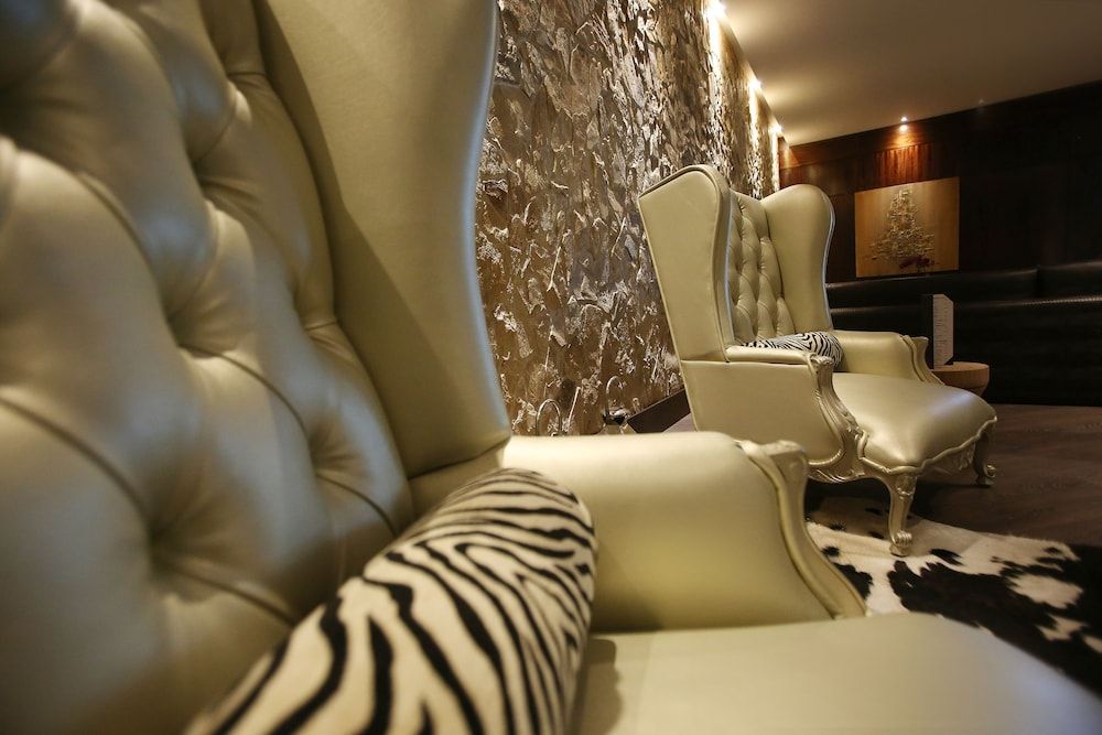 Hotel Reina Isabel 3