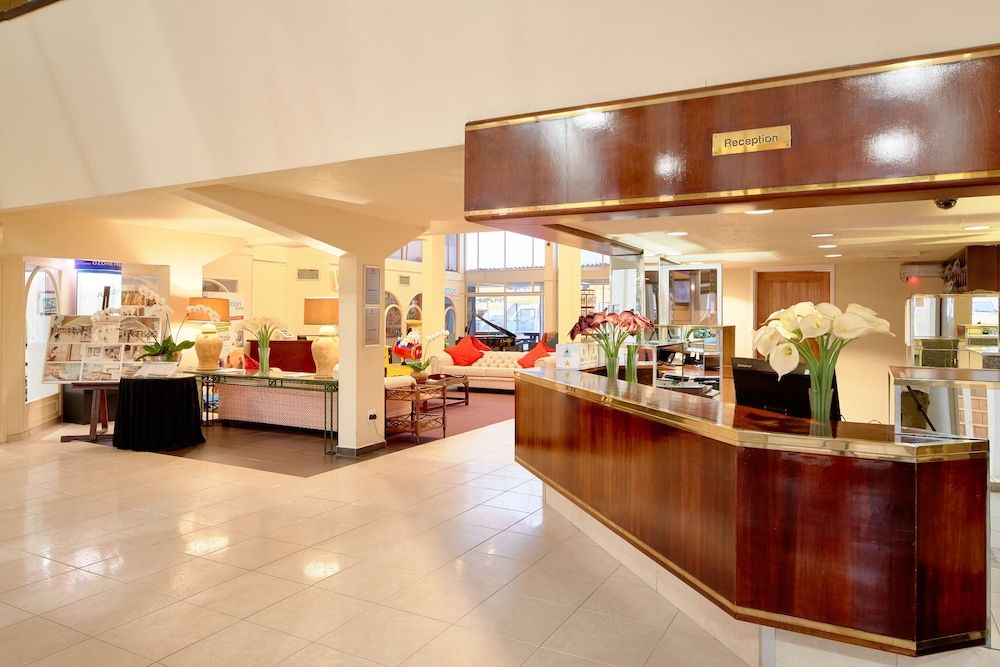 First Group La Montagne 2