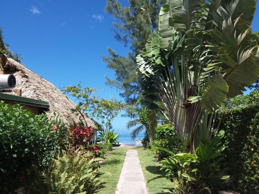 Linareva Moorea Beach Resort 2