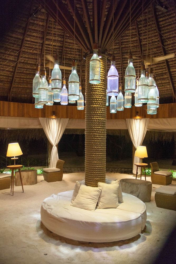 Constance Moofushi Resort 3