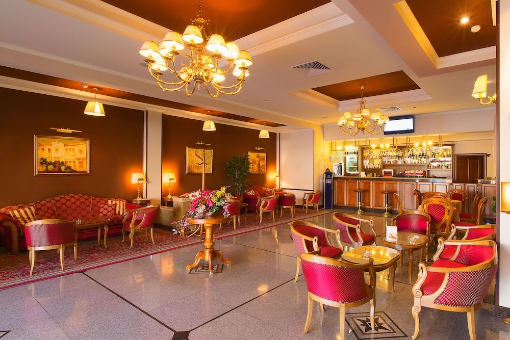 Red Royal Hotel 2 Red Royal Hotel 2