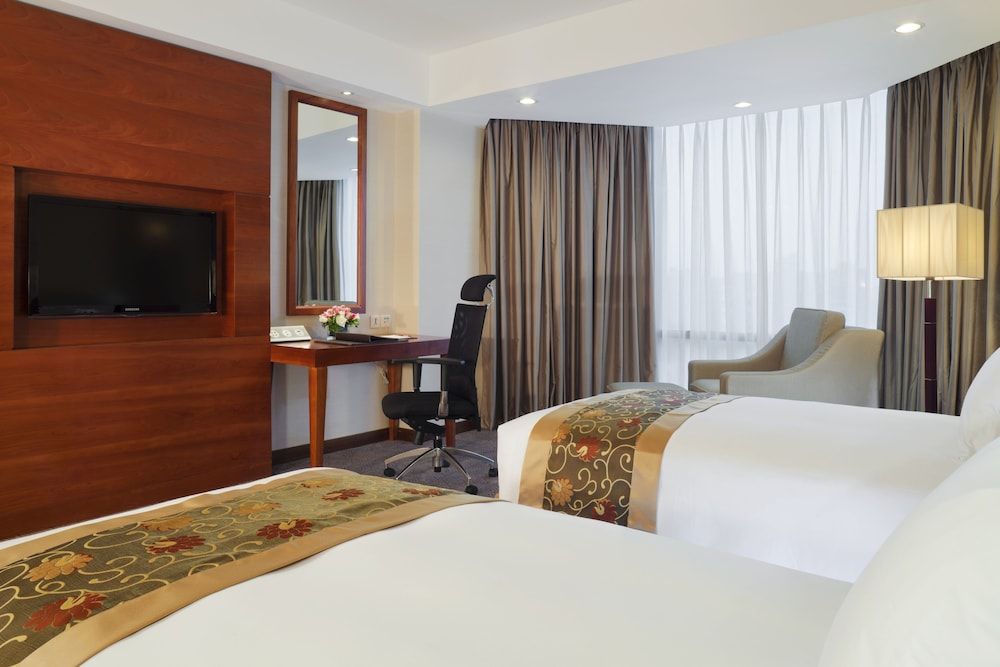 Crowne Plaza West Hanoi 2