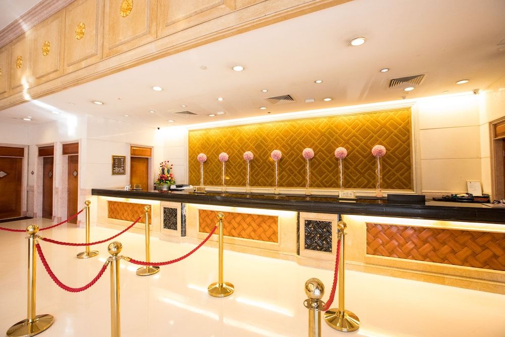 Golden Crown China Hotel 3