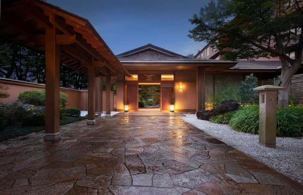 Toba Hotel International 1