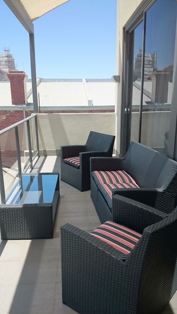 Quality Suites Fremantle 3