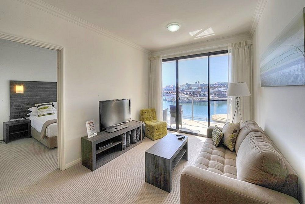 Dolphin Quay Apartments 2