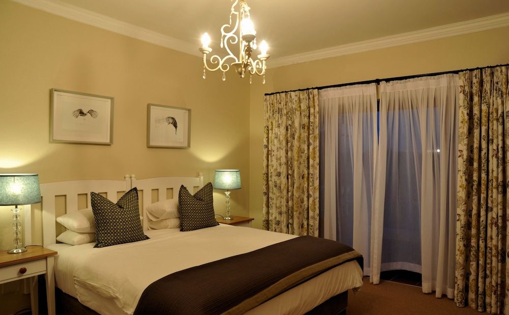 Oliver's Restaurant & Lodge 3