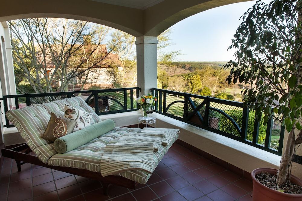 Oliver's Restaurant & Lodge