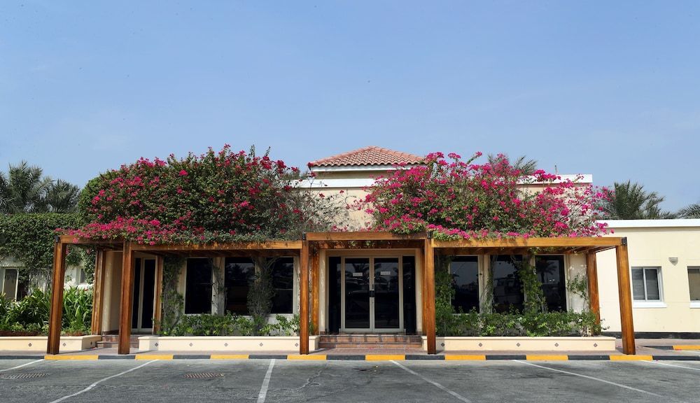 Al Bander Hotel & Resort 2