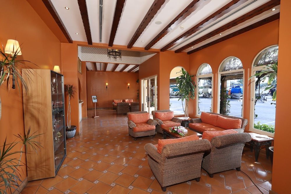 Al Bander Hotel & Resort 3