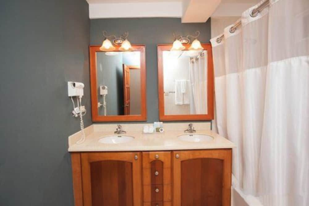 Tropical Suites Hotel 3