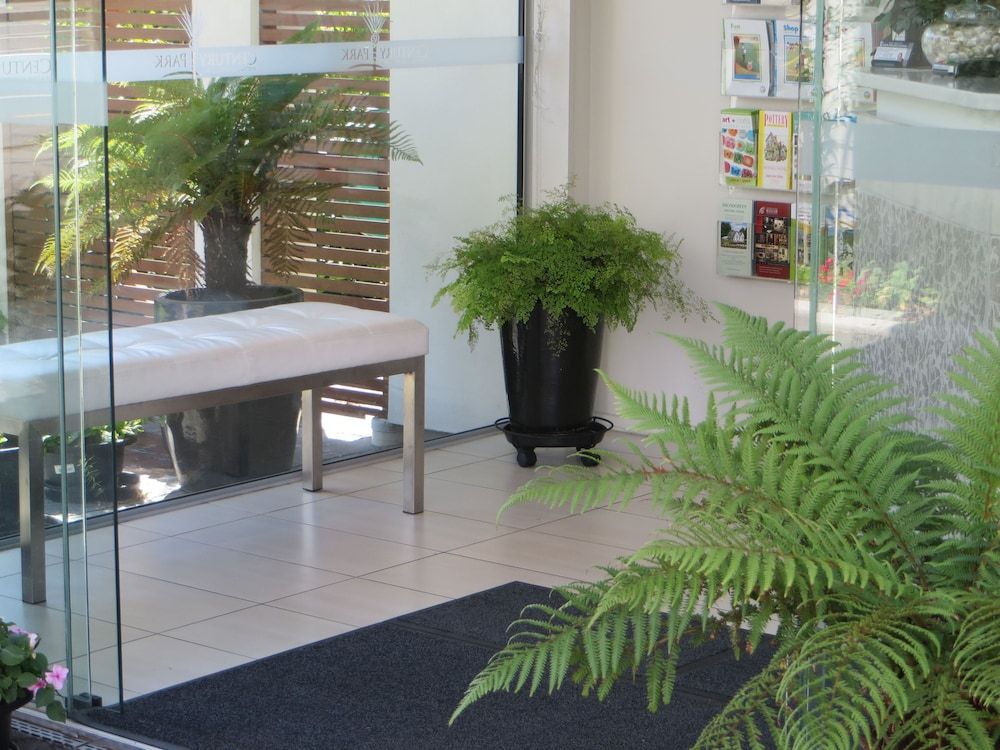 Century Park Motor Lodge 3