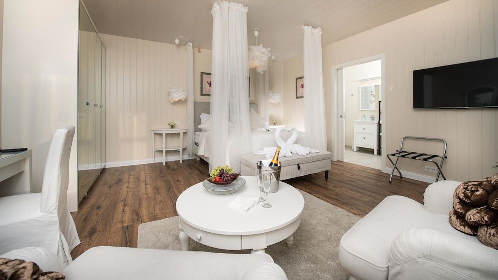 Hotel Grimsborgir – Your Golden Circle Retreat 2