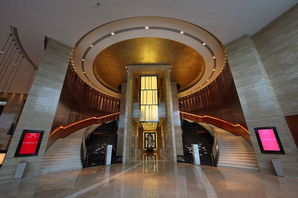 Crowne Plaza Huizhou 2