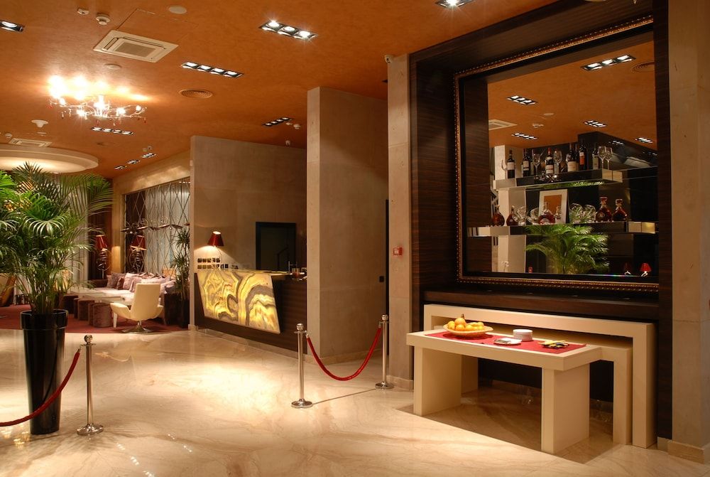 Crystal Hotel Belgrade 3