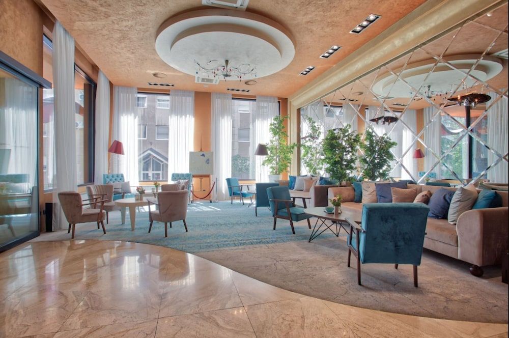 Crystal Hotel Belgrade 1