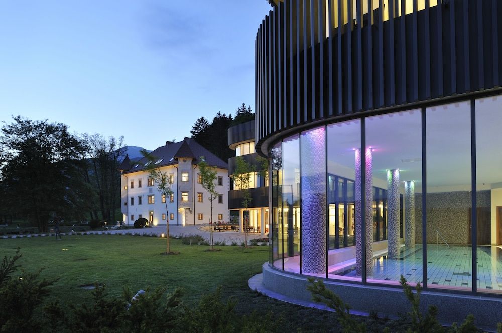 Lambergh Château & Hotel