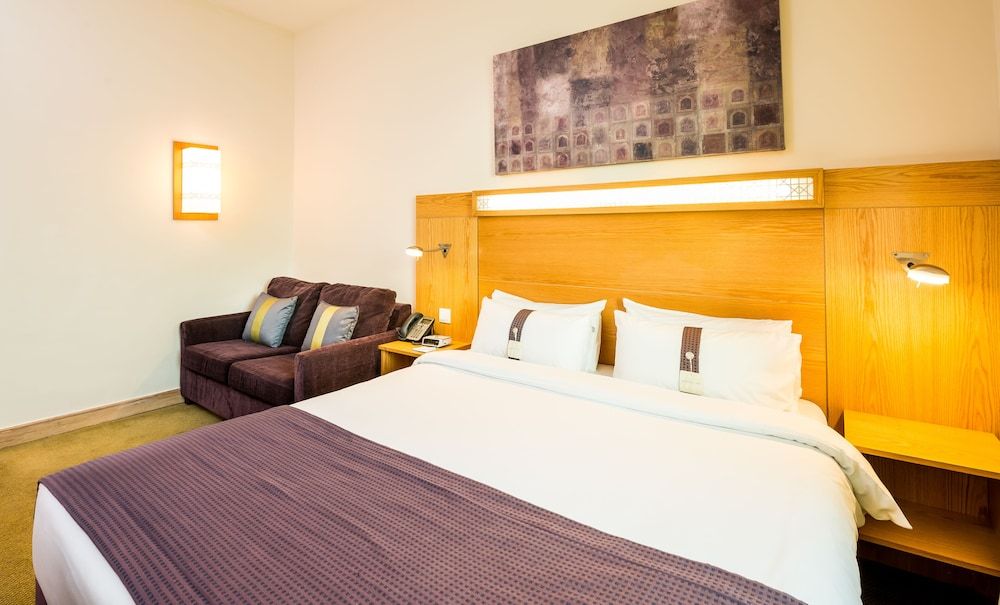 Holiday Inn Express Dubai Airport 3