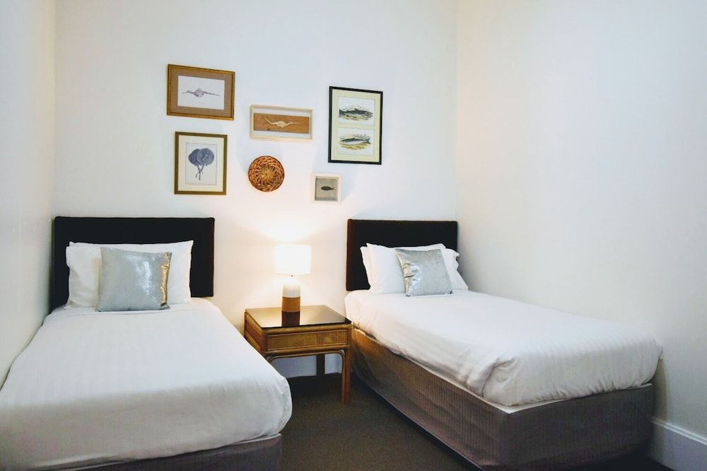 Seawall Apartments 2
