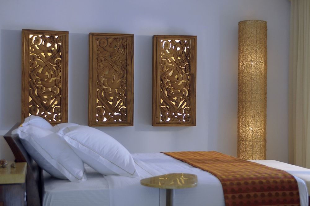 Constance Halaveli Resort 3