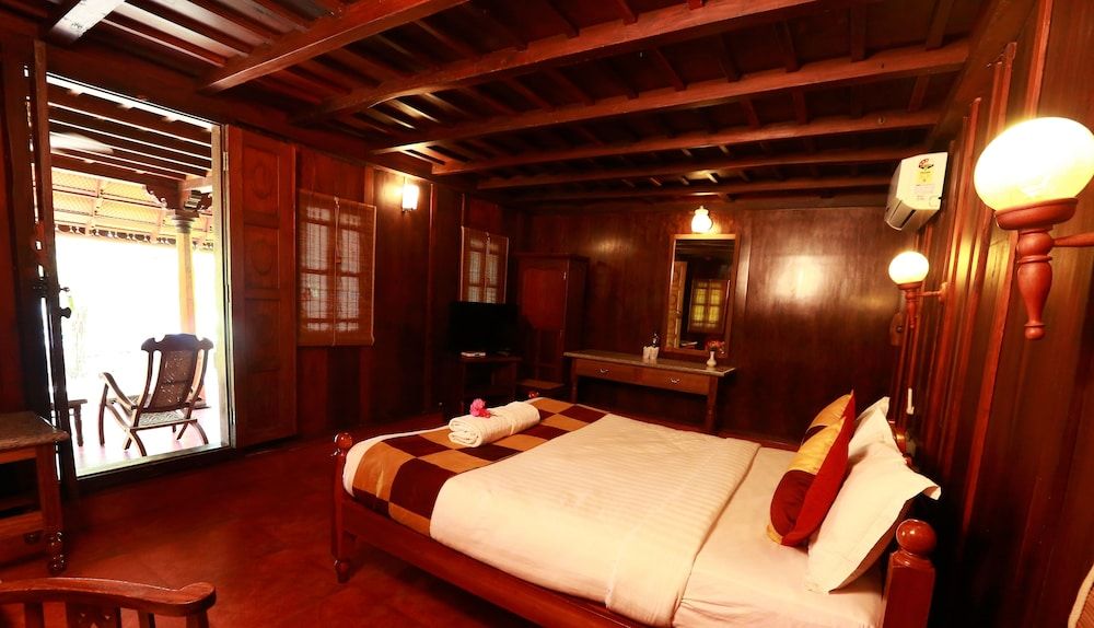 Kondai Lip Backwater Heritage Resort 3